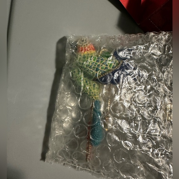 2001 Hallmark Keepsake Ornament - Christmas Parrot - Picture 3 of 4